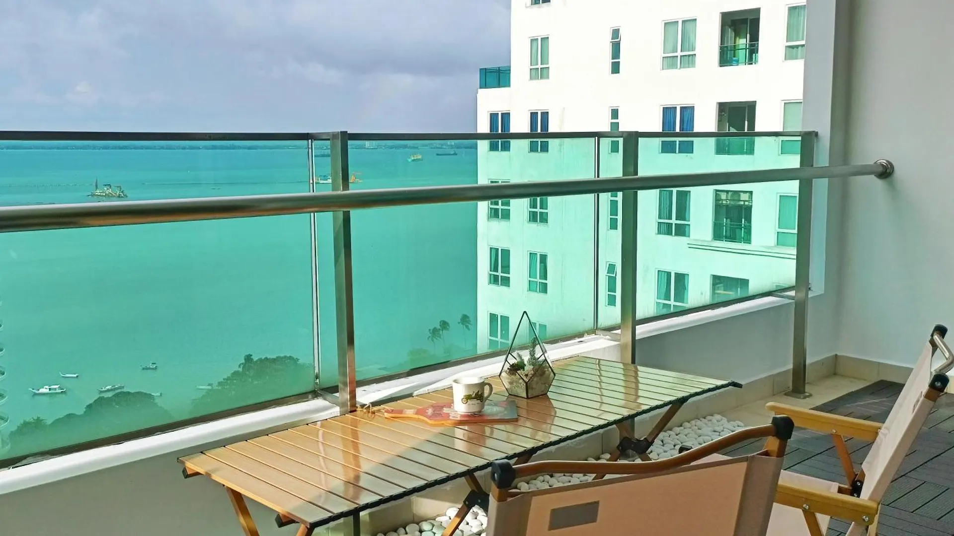 Gurney Drive Mansion One By Rl Suite George Town Appartement